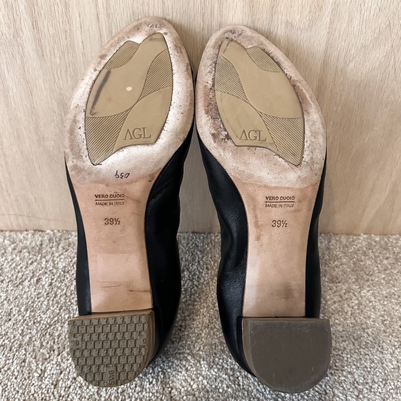 AGL Cap Toe Black Leather Pump Elastic Topline Block Heel - Picture 13 of 15